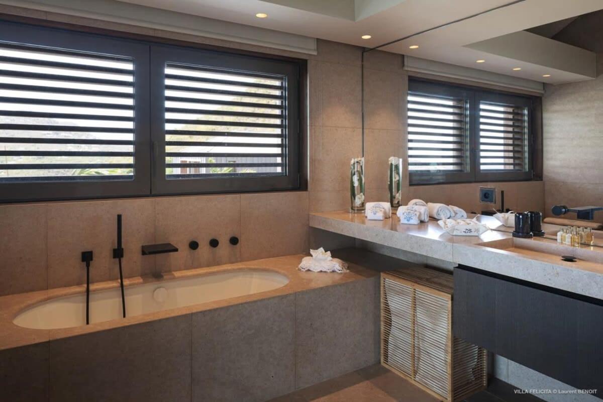 On A Hill Side Villa With Superb Amenities St. Barthelemy Exterior foto